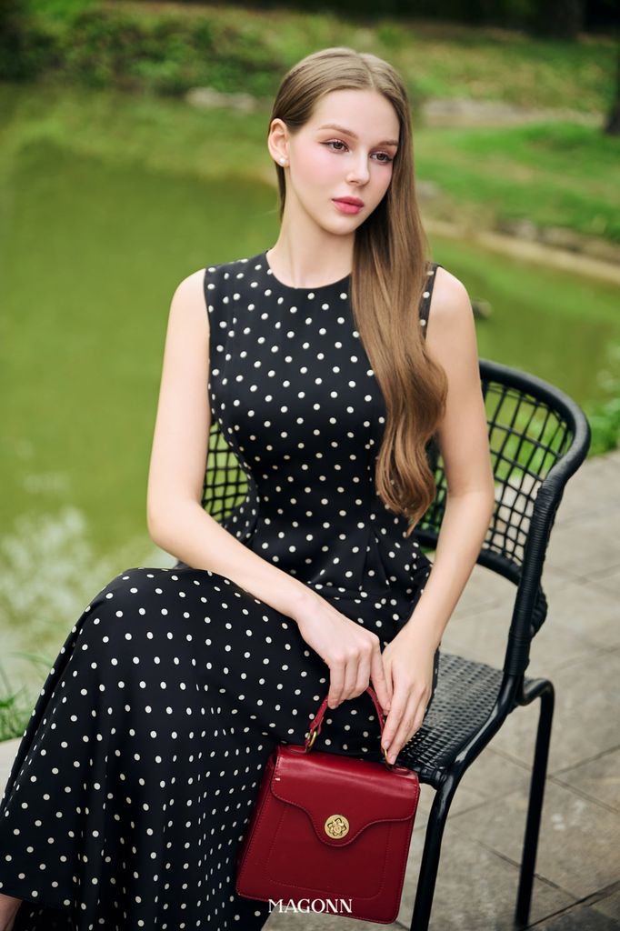 Đầm Anat