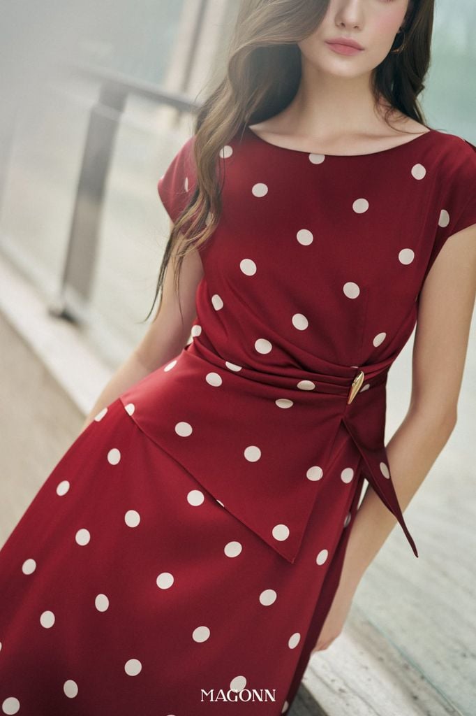 Đầm Julie