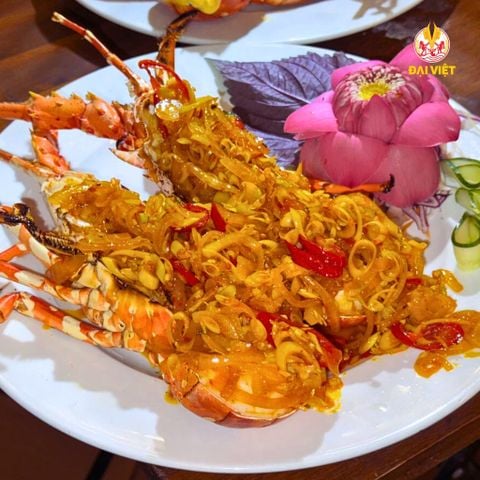  Tôm Hùm Bông Sốt Đại Việt (Pan-fried Tropical Rock Lobster With Dai Viet Sauce - Giá tính theo 1 con 600 gram) 