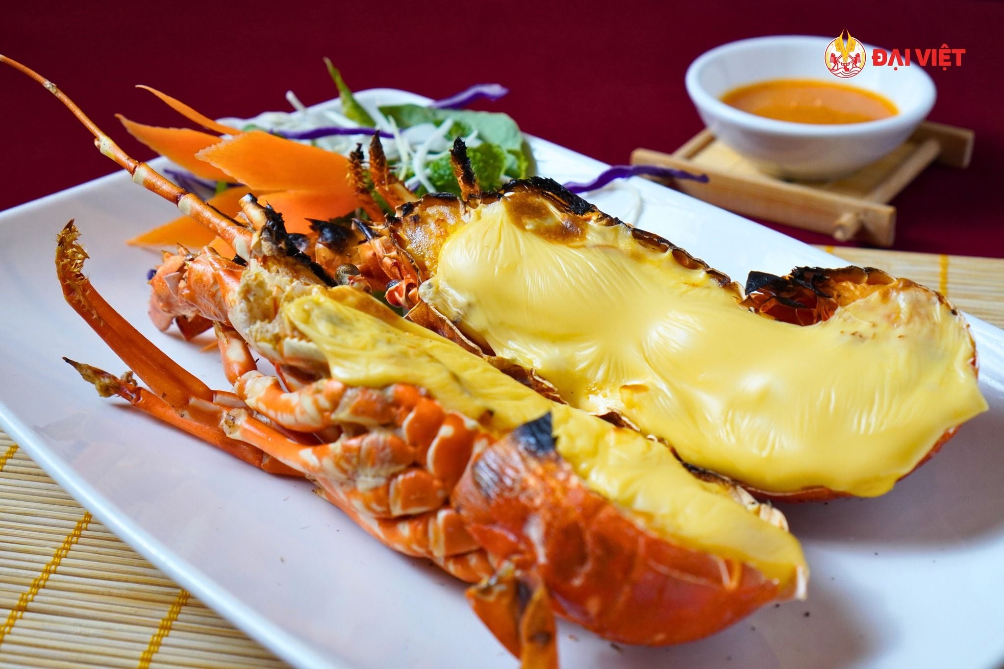  Tôm Hùm Bông Đút Lò Phô Mai (Giá tính theo 1 con kích thước 600 gram) - Baked Tropical Rock Lobster With Cheese 