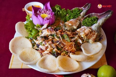  Giant Ramose Murex Snail And Banana Blossom Salad - Gỏi Bắp Chuối Ốc Gai Đại (Giá tính theo 1 con 800 gram) 