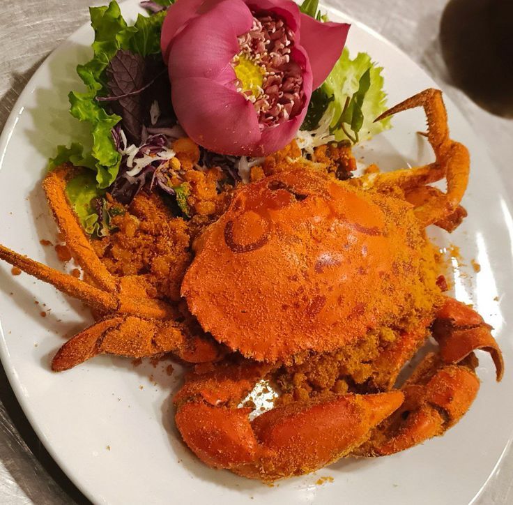  Salt-baked Ca Mau Crab - Cua Cà Mau Rang Muối Ớt (Giá tính theo 1 con 300 gram) 