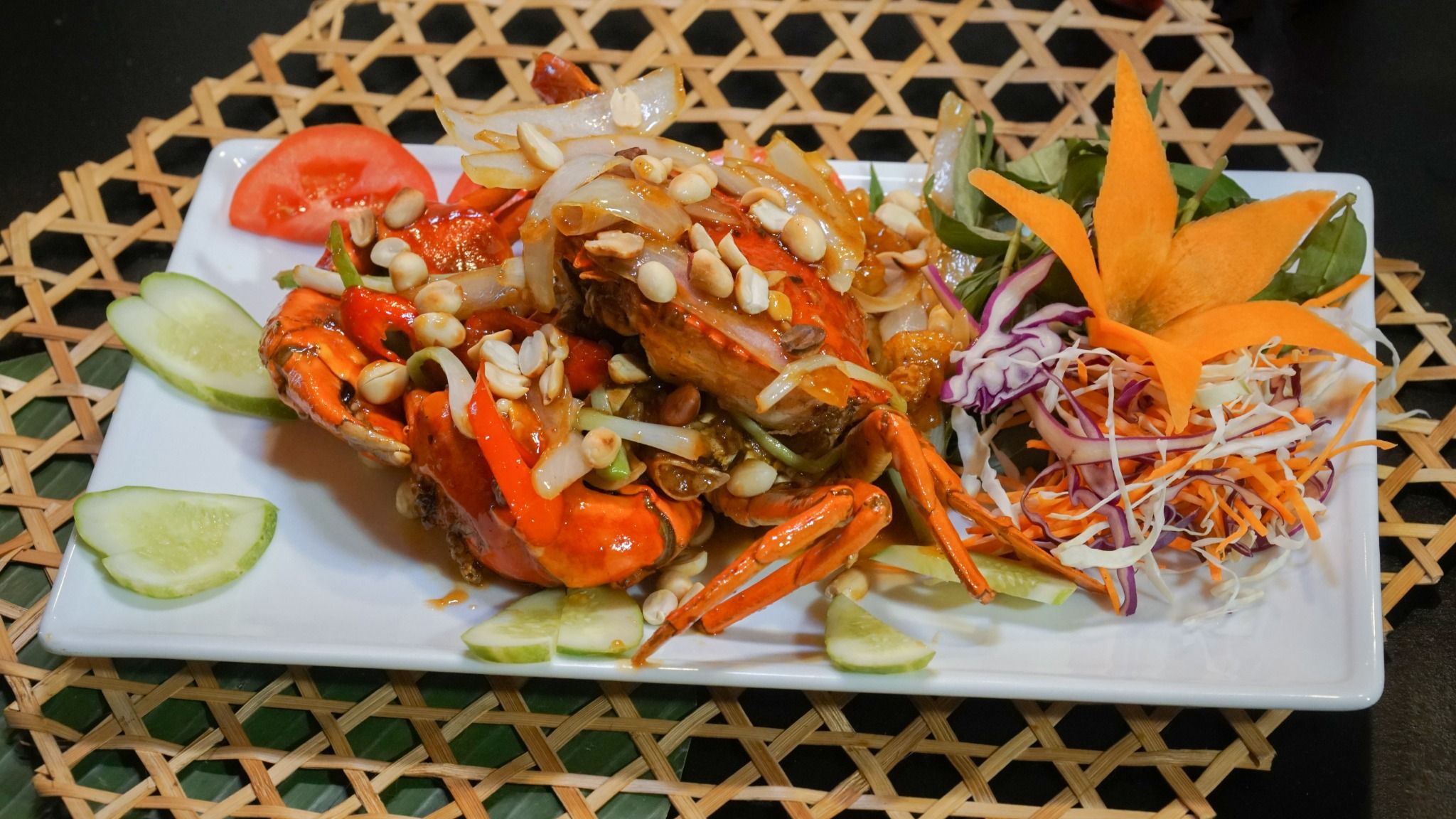  SAUTEED CRAB WITH TAMARIND SAUCE - Cua Cà Mau Rang Me (Giá tính theo 1 con 300 gram) 