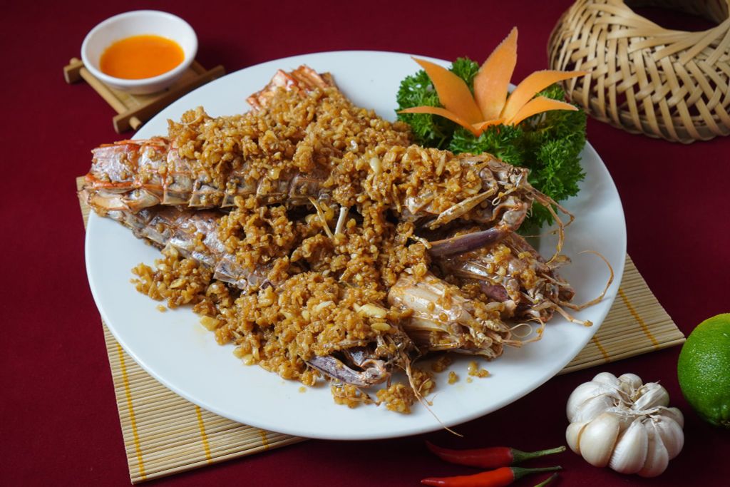  Grilled Live Mantis Shrimp With Garlic & Butter - Tôm Tích Nướng Bơ Tỏi (Giá tính theo phần 300 gram) 