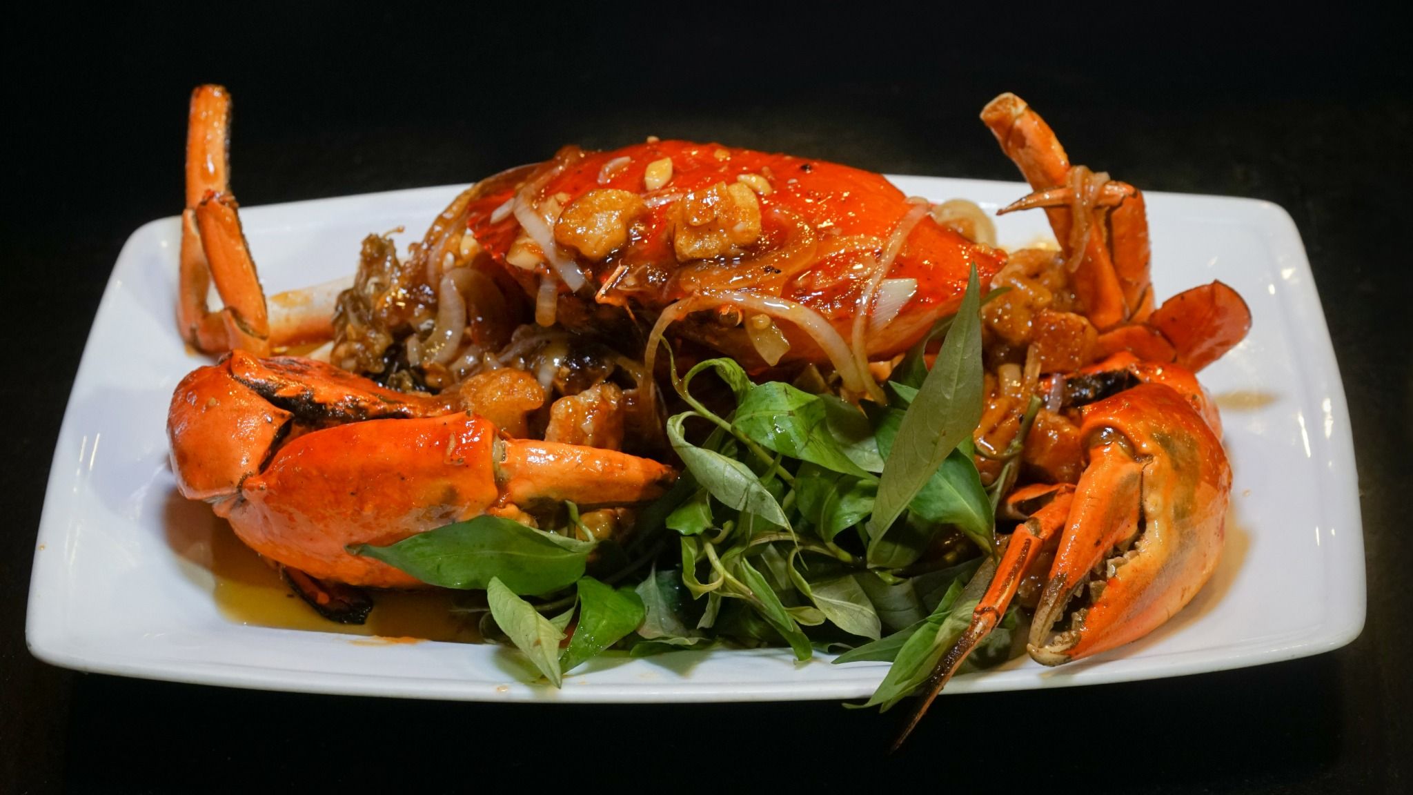  SAUTEED CRAB WITH TAMARIND SAUCE - Cua Cà Mau Rang Me (Giá tính theo 1 con 300 gram) 