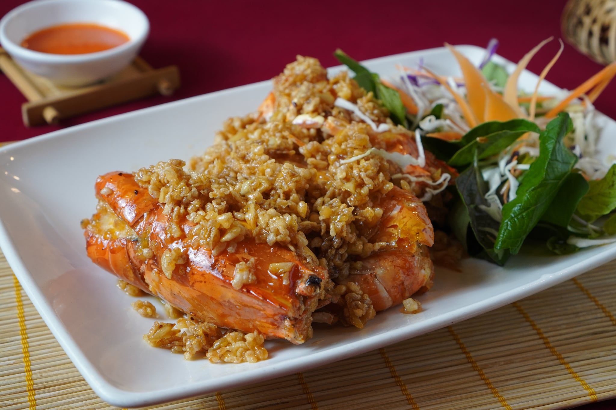  Pan-fried Giant River Prawn With Garlic - Tôm Càng Xanh Cháy Tỏi (Giá tính theo phần 300 gram) 