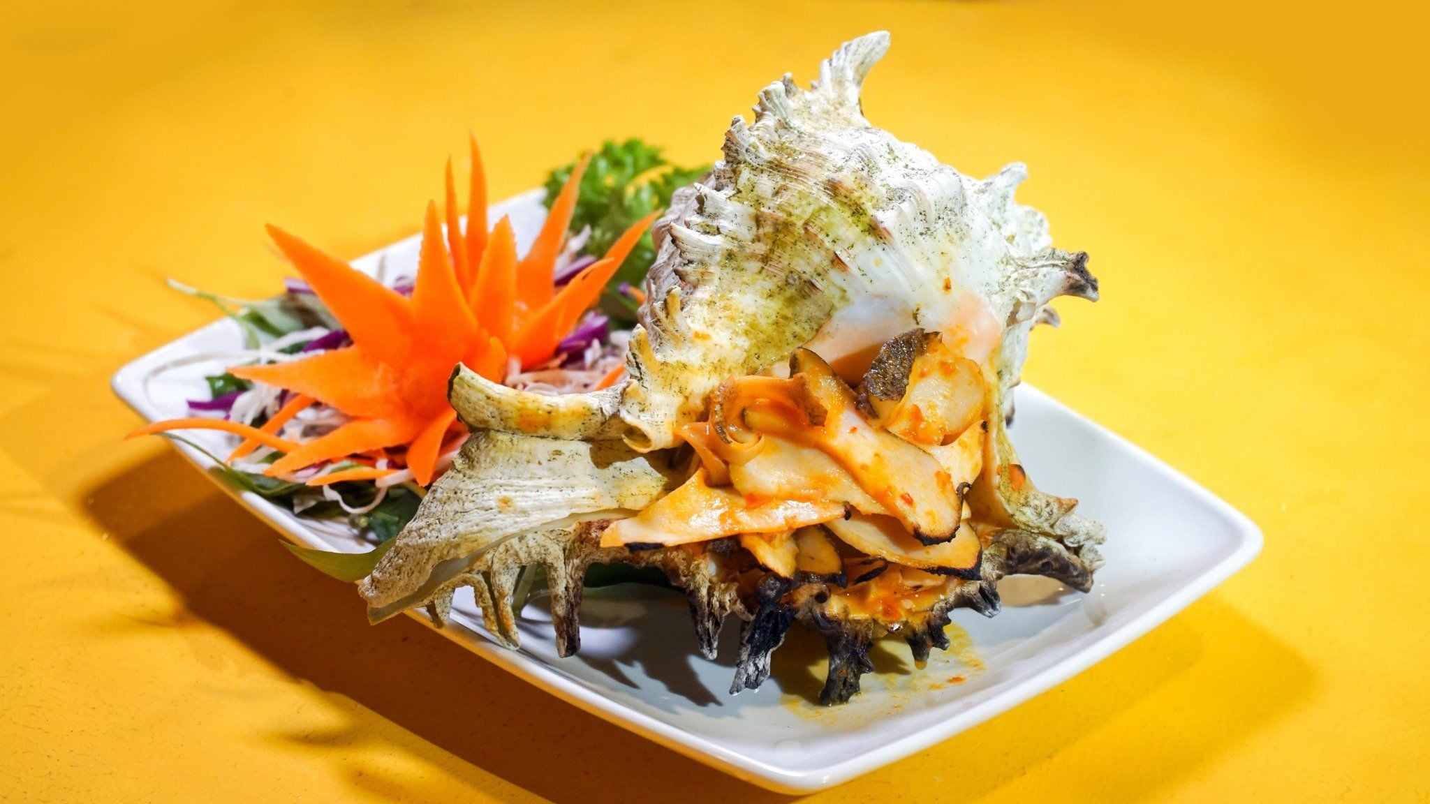  Grilled Giant Ramose Murex Snail With Salt & Chili - Ốc Gai Đại Nướng Muối Ớt (Giá tính theo 1 con 800 gram) 