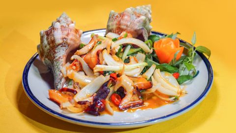  Stir-fried Giant Trapezium Horse Conch With Basil - Ốc Đỏ Đại Xào Lá Quế (Giá tính theo 1 con 300 gram) 