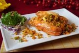 Pan-fried Giant River Prawn With Garlic - Tôm Càng Xanh Cháy Tỏi (Giá tính theo phần 300 gram) 
