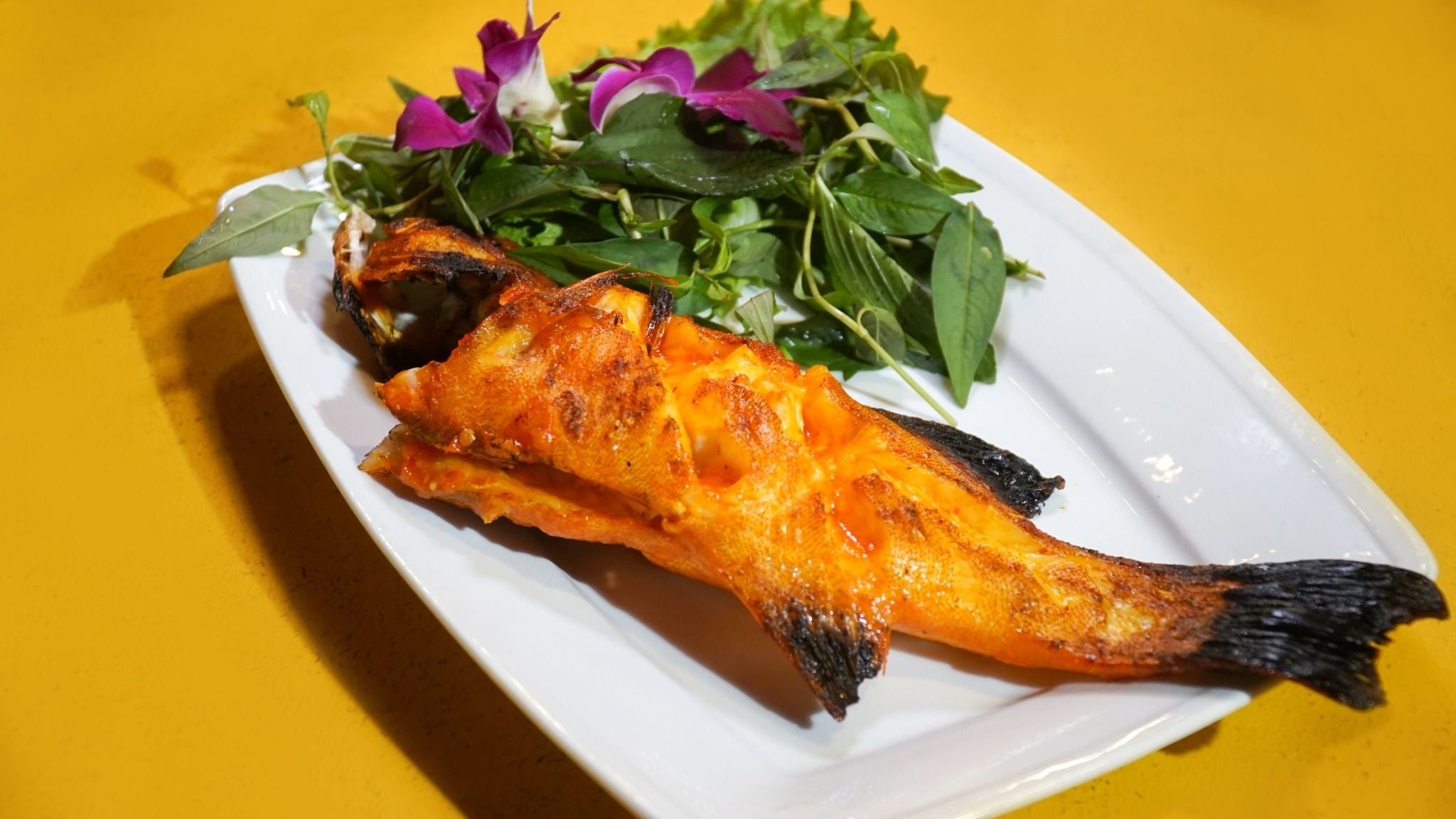  Grilled Red Grouper With Salt and Chili (set 800 gram) - Cá Mú Đỏ Nướng Muối Ớt ( 1 con 800 gram) 