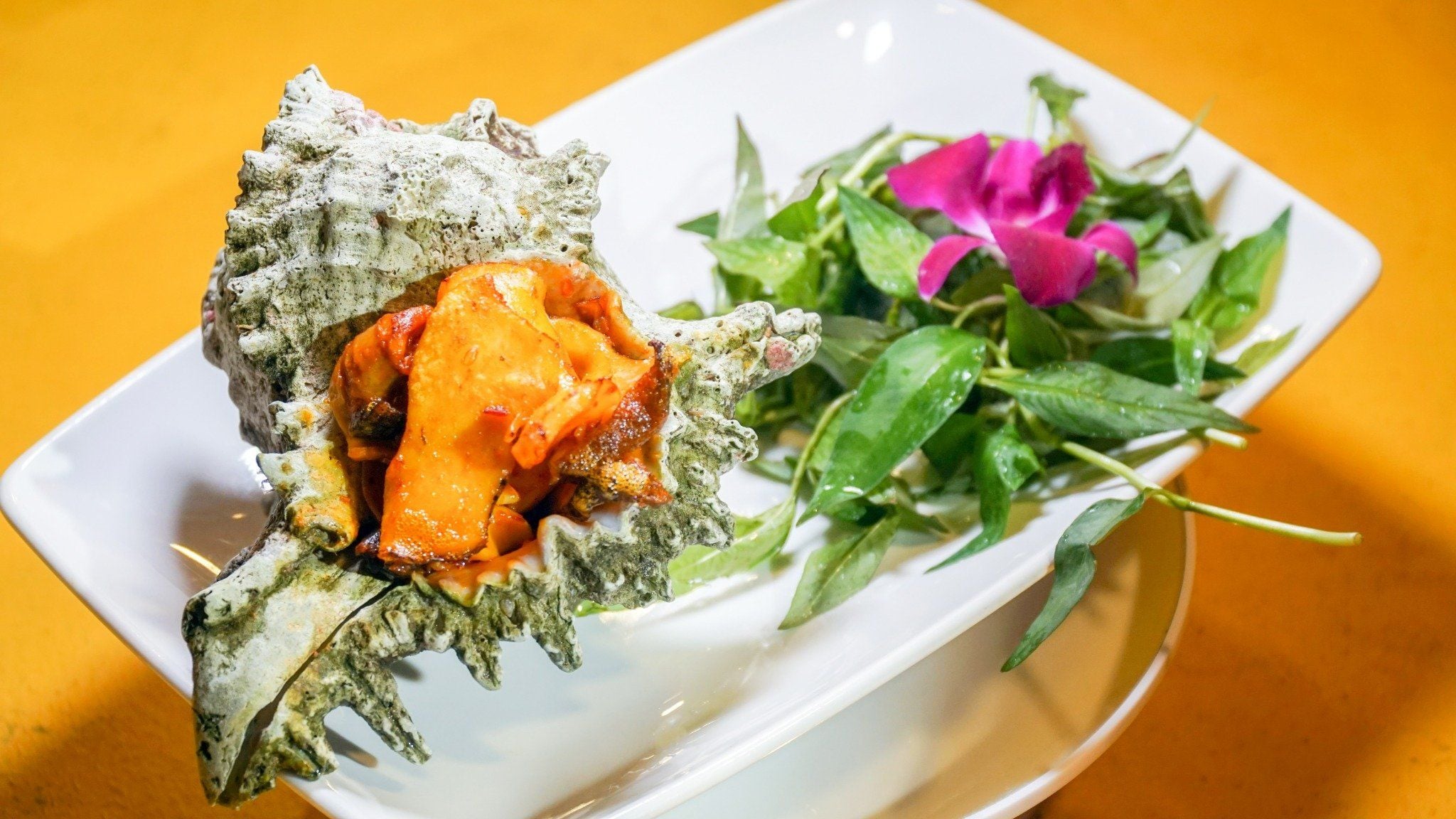  Grilled Giant Ramose Murex Snail With Salt & Chili - Ốc Gai Đại Nướng Muối Ớt (Giá tính theo 1 con 800 gram) 