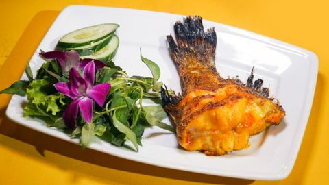  Grilled Grouper With Salt & Chilli - Cá Bống Mú Nướng Muối Ớt (Giá tính theo 1 con 1 kg) 