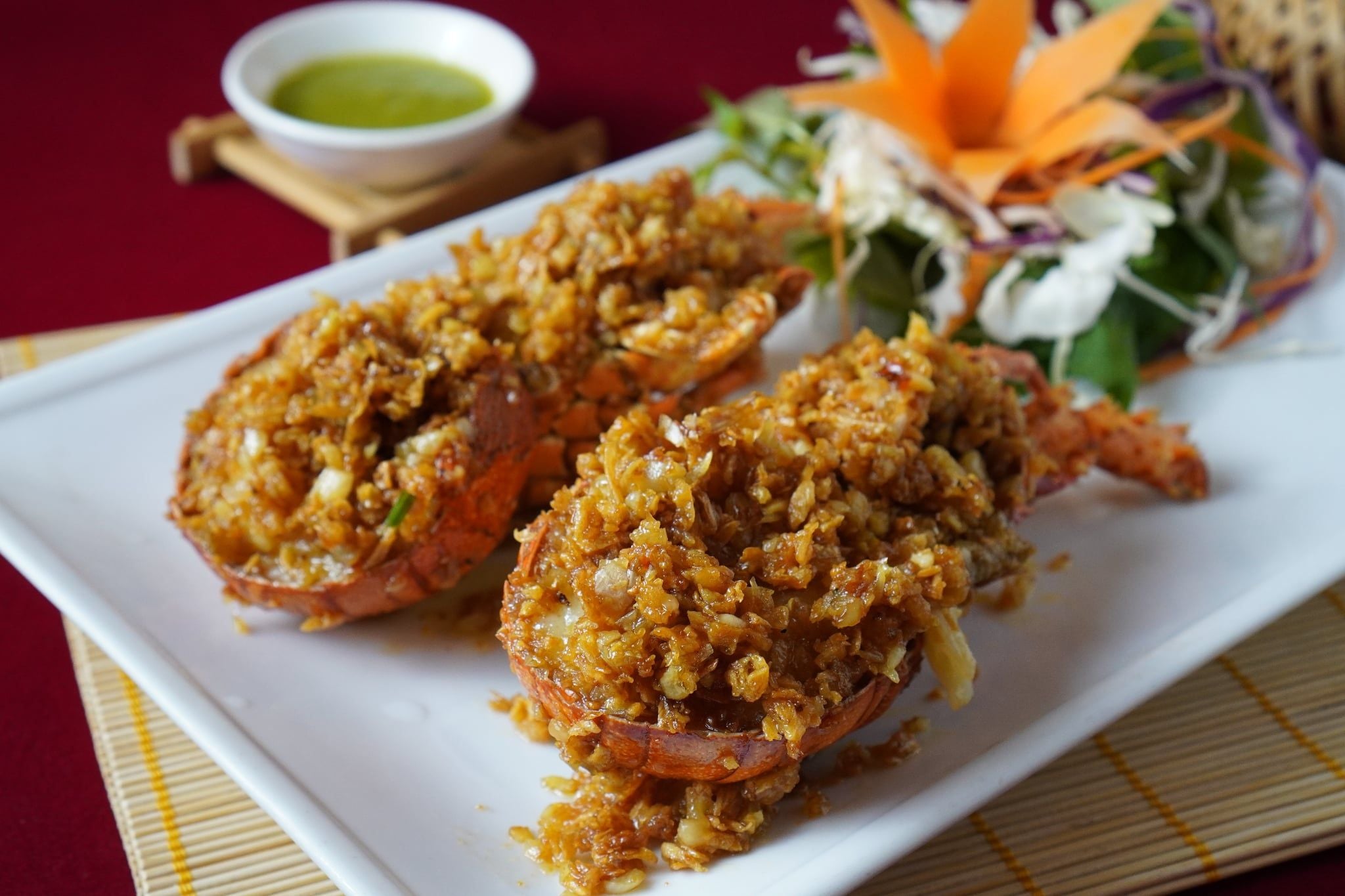  Pan-fried Scalloped Spiny Lobster With Garlic & Butter - Tôm Hùm Xanh Cháy Bơ Tỏi (Giá tính theo 1 con 600 gram) 