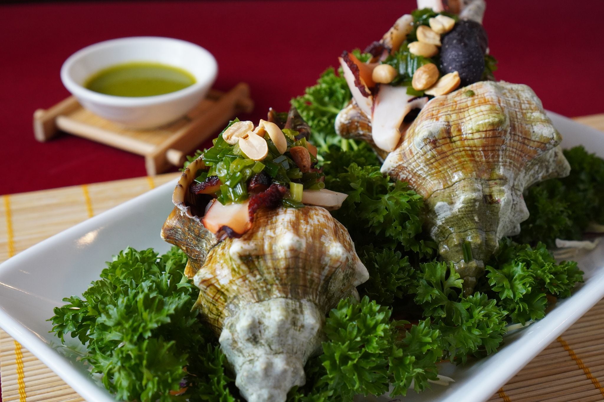  Stir-fried Giant Trapezium Horse Conch With Butter & Garlic - Ốc Đỏ Đại Nướng Mỡ Hành (Giá tính theo 1 con 300 gram) 