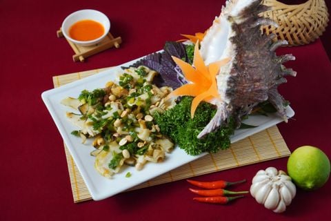  Grilled Giant Ramose Murex Snail With Scallion - Ốc Gai Đại Nướng Mỡ Hành (Giá tính theo 1 con 800 gram) 