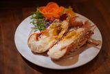  Steamed Scalloped Spiny Lobster - Tôm Hùm Xanh Hấp (Giá tính theo 1 con 600 gram) 