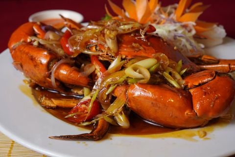  Pan-fried Ca Mau Crab With Lua Dai Viet Sauce - Cua Cà Mau Sốt Lúa Đại Việt (Giá tính theo 1 con 300 gram) 