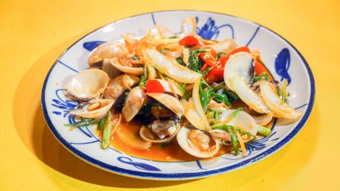  Stir-fried Clam With Basil - Nghêu Xào Lá Quế 