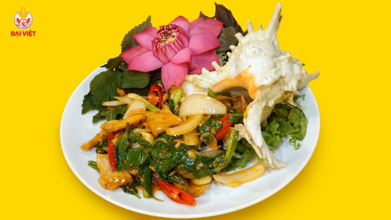 Stir-fried Giant Ramose Murex Snail With Basil - Ốc Gai Đại Xào Lá Quế (Giá tính theo 1 con 800 gram) 