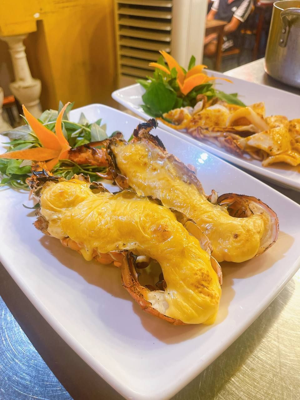  Baked Scalloped Spiny Lobster With Cheese - Tôm Hùm Xanh Đút Lò Phô Mai (Giá tính theo 1 con 600 gram) 