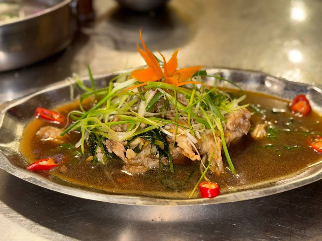  Steamed Stonefish With Soy Sauce - Cá mặt quỷ hấp xì dầu (con 1kg) 