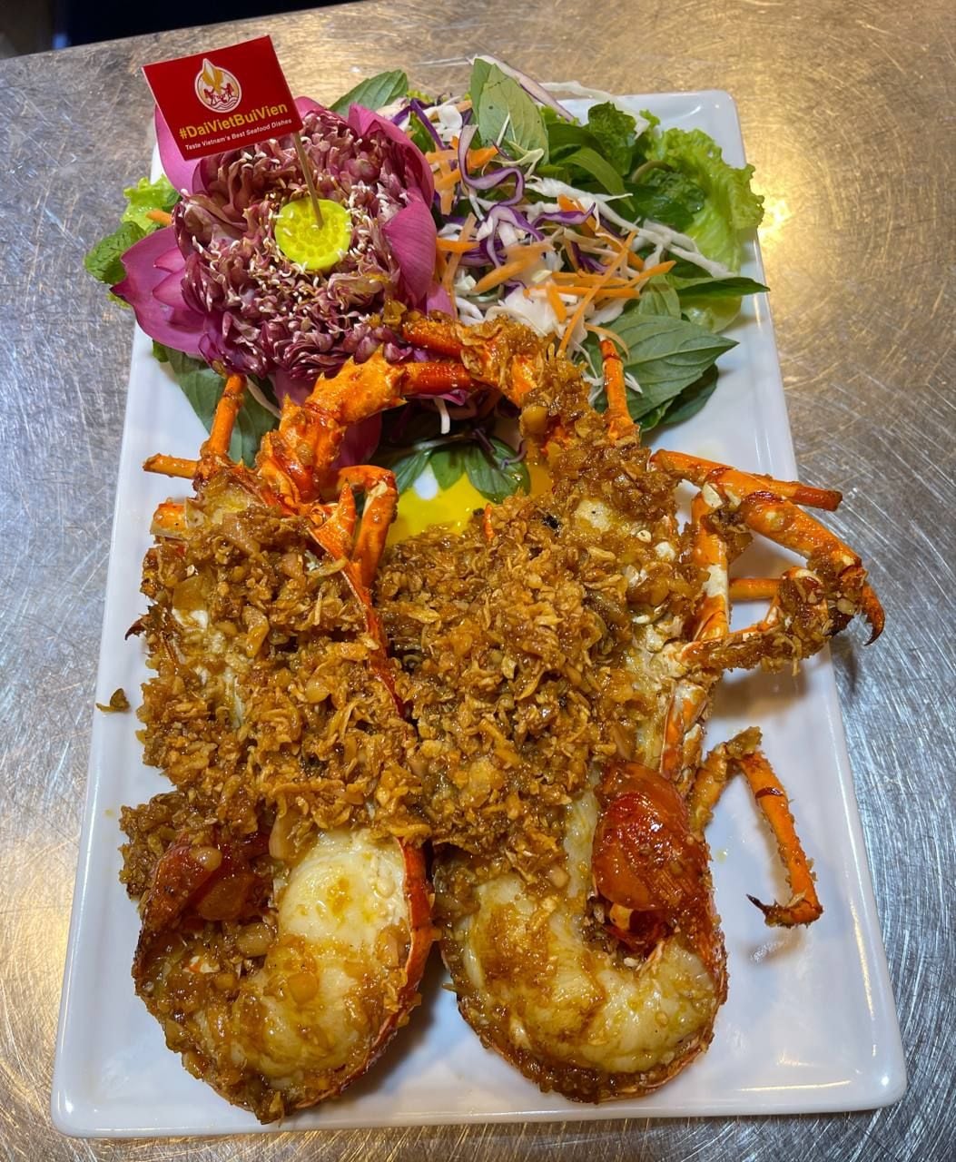  Pan-fried Scalloped Spiny Lobster With Garlic & Butter - Tôm Hùm Xanh Cháy Bơ Tỏi (Giá tính theo 1 con 600 gram) 