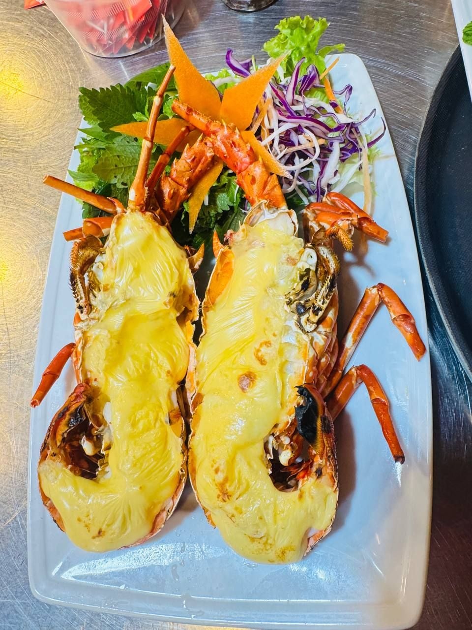  Tôm Hùm Bông Đút Lò Phô Mai (Giá tính theo 1 con kích thước 600 gram) - Baked Tropical Rock Lobster With Cheese 