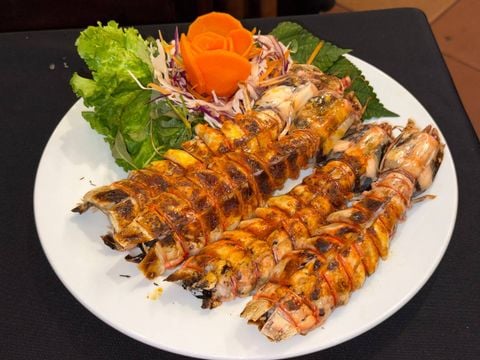  Grilled Live Mantis Shrimp With Salt & Chilli - Tôm Tích Nướng Muối Ớt (Giá tính theo phần 300 gram) 