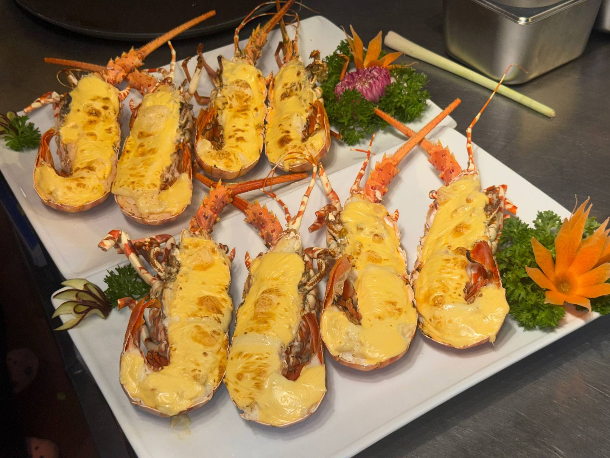  Tôm Hùm Bông Đút Lò Phô Mai (Giá tính theo 1 con kích thước 600 gram) - Baked Tropical Rock Lobster With Cheese 