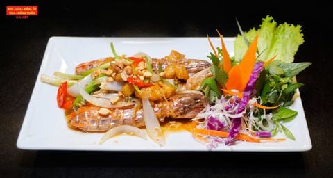  Tamarind Roasted Giant Mantis Shrimp - Tôm tít khổng lồ rang me (con 400g) 