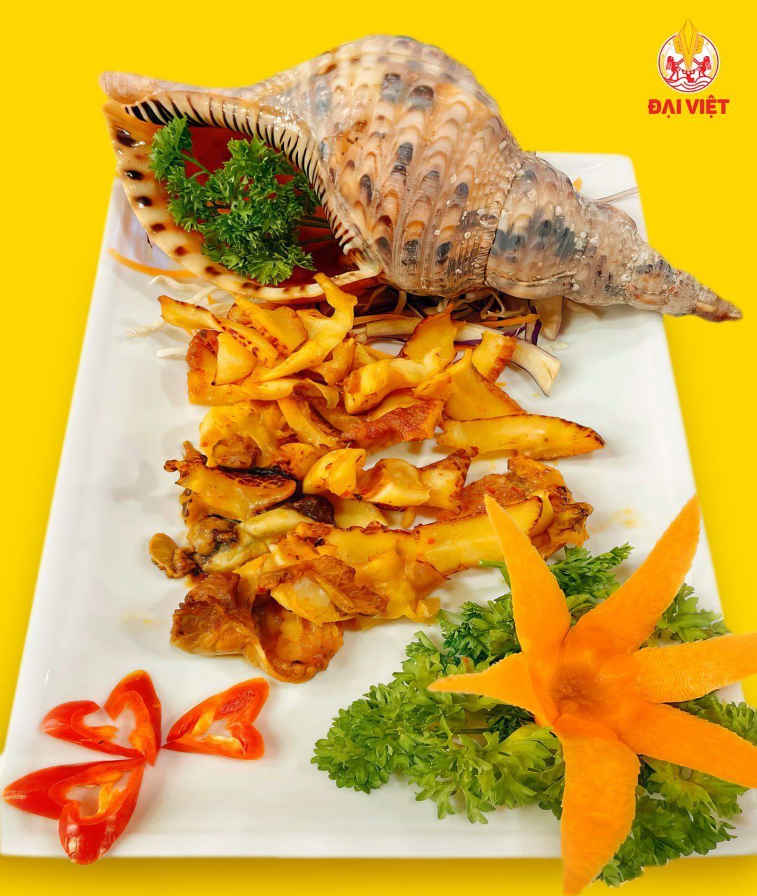  Grilled Triton's Trumpet Snail With Salt & Chilli - Ốc Hoàng Hậu Nướng Muối Ớt (Giá tính theo 1 con 1kg) 