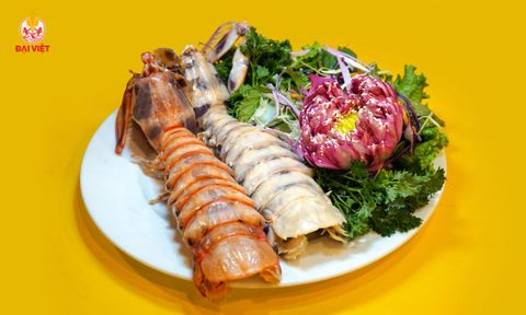  Steamed Giant Mantis Shrimp - Tôm tít khổng lồ hấp (con 400g) 
