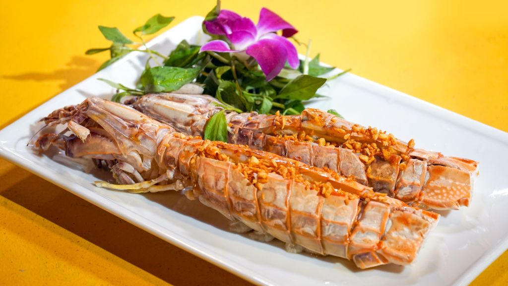  Grilled Live Mantis Shrimp With Garlic & Butter - Tôm Tích Nướng Bơ Tỏi (Giá tính theo phần 300 gram) 