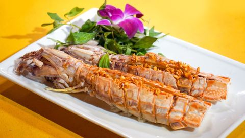  Grilled Live Mantis Shrimp With Garlic & Butter - Tôm Tích Nướng Bơ Tỏi (Giá tính theo phần 300 gram) 