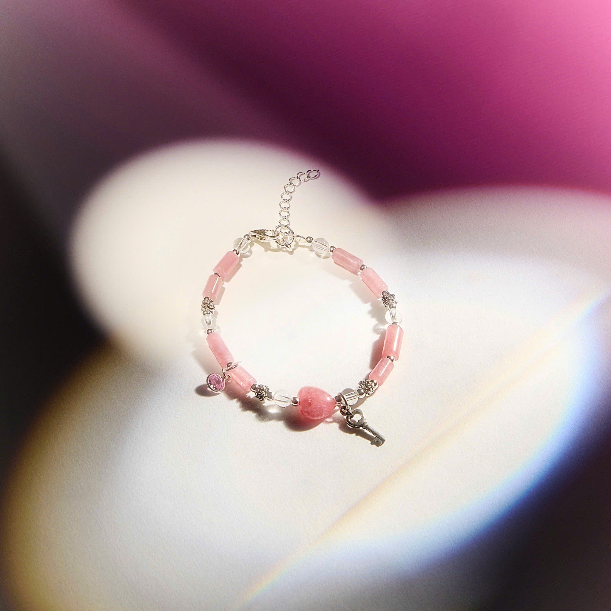  Vòng Tay Black Friday 005 Đá Đào Hoa Charm Ngẫu Nhiên SP008346 Gypsy.lala 