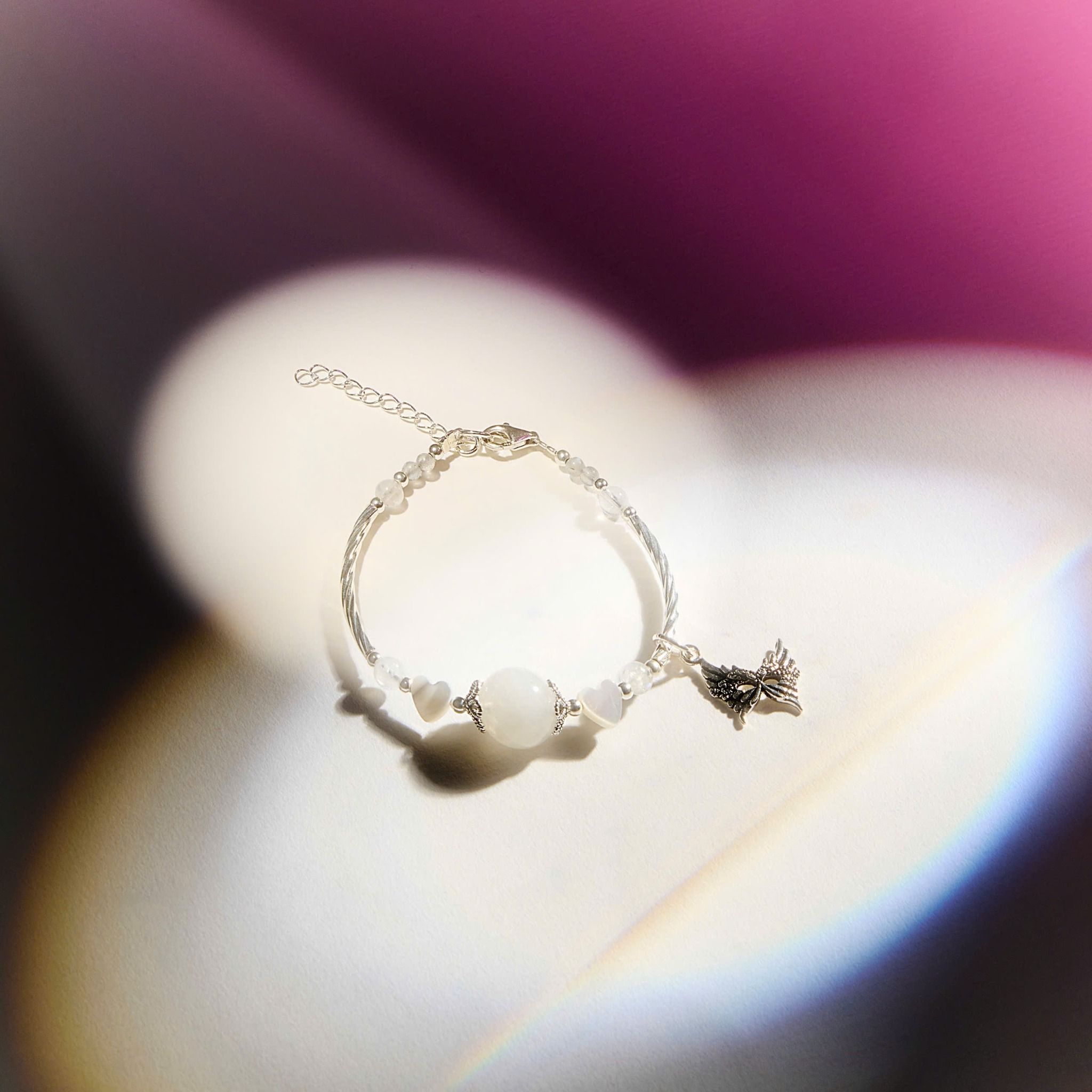  Vòng Tay Black Friday 001 Đá Ánh Trăng Charm Ngẫu Nhiên SP008342 Gypsy.lala 