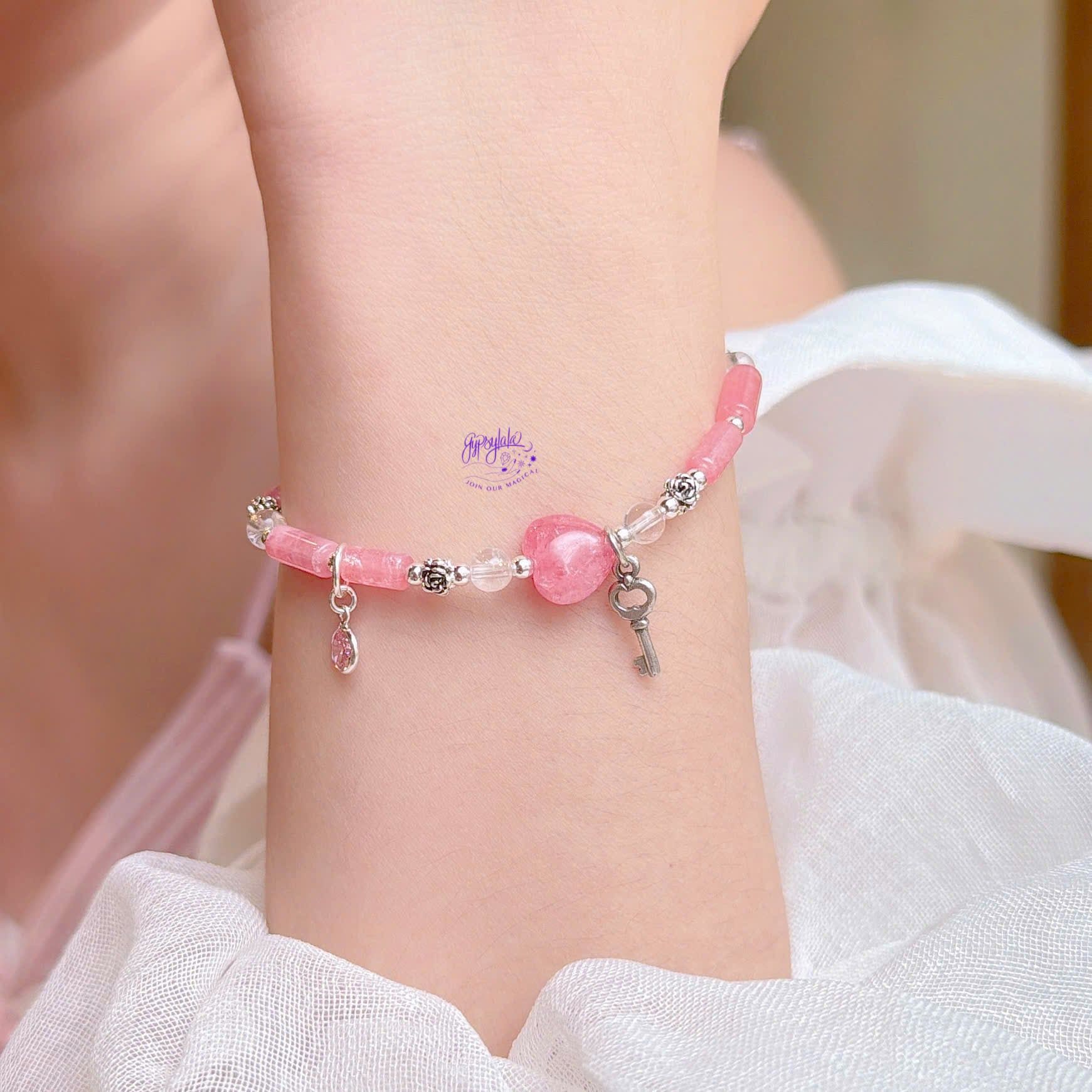  Vòng Tay Black Friday 005 Đá Đào Hoa Charm Ngẫu Nhiên SP008346 Gypsy.lala 