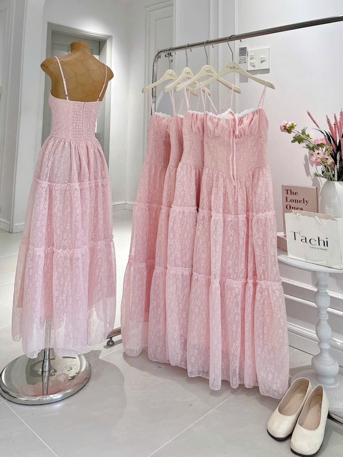  Đầm Hai Dây Ren Pink Muse 