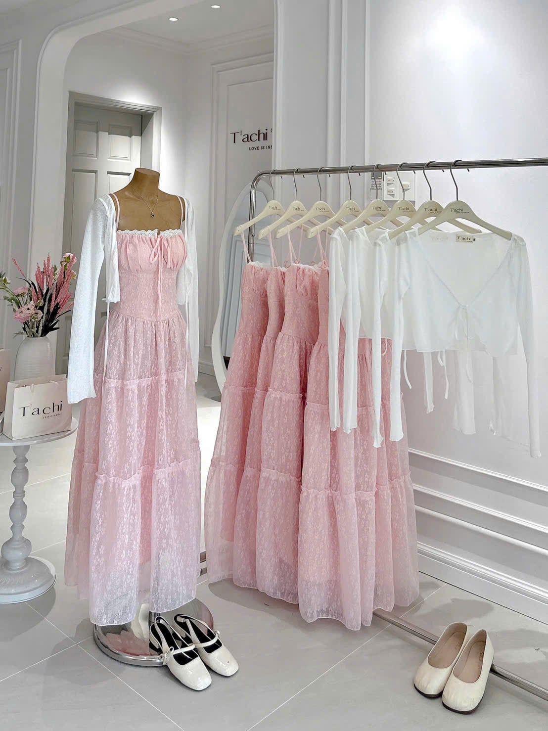  Đầm Hai Dây Ren Pink Muse 