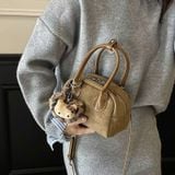  Túi da lộn charm Kitty - dáng trống nữ 