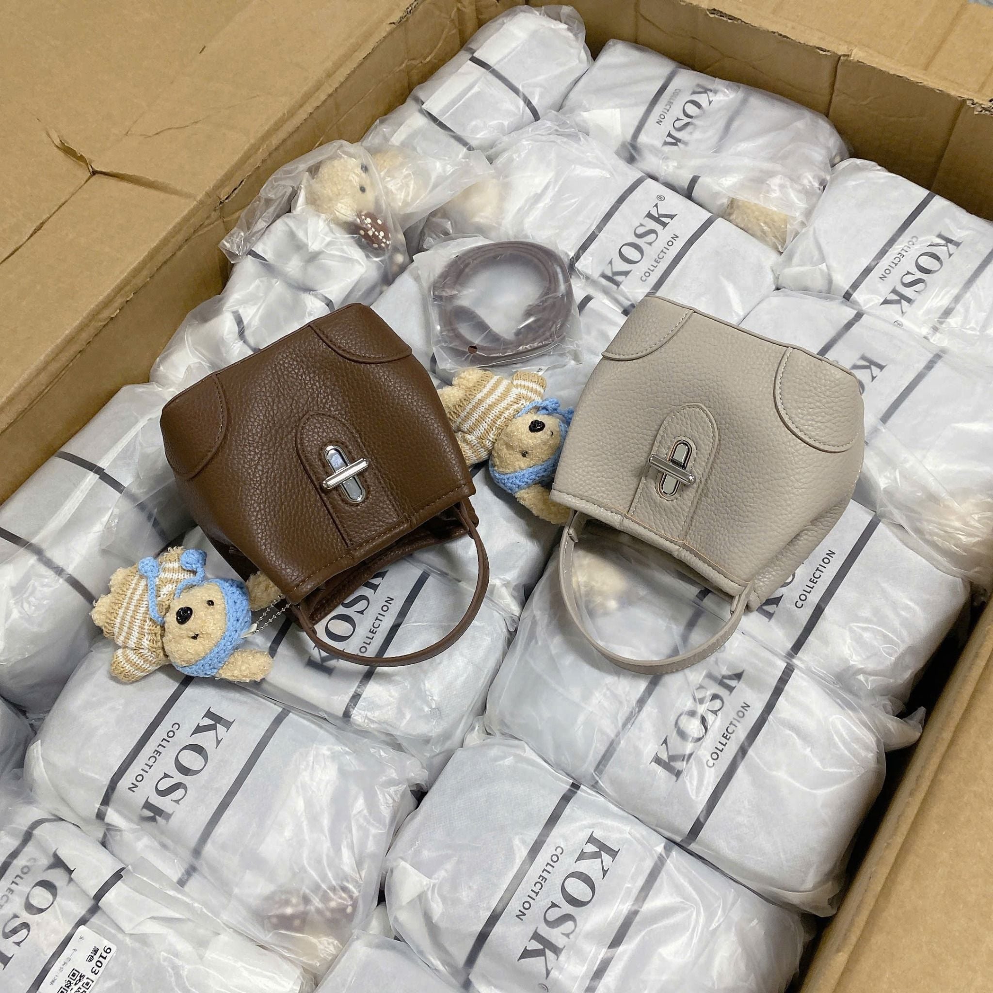  Túi khoá xoay bản mới tặng kèm charm nữ 