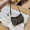 Túi xách nữ tote bản to da lộn đeo chéo tặng charm thỏ