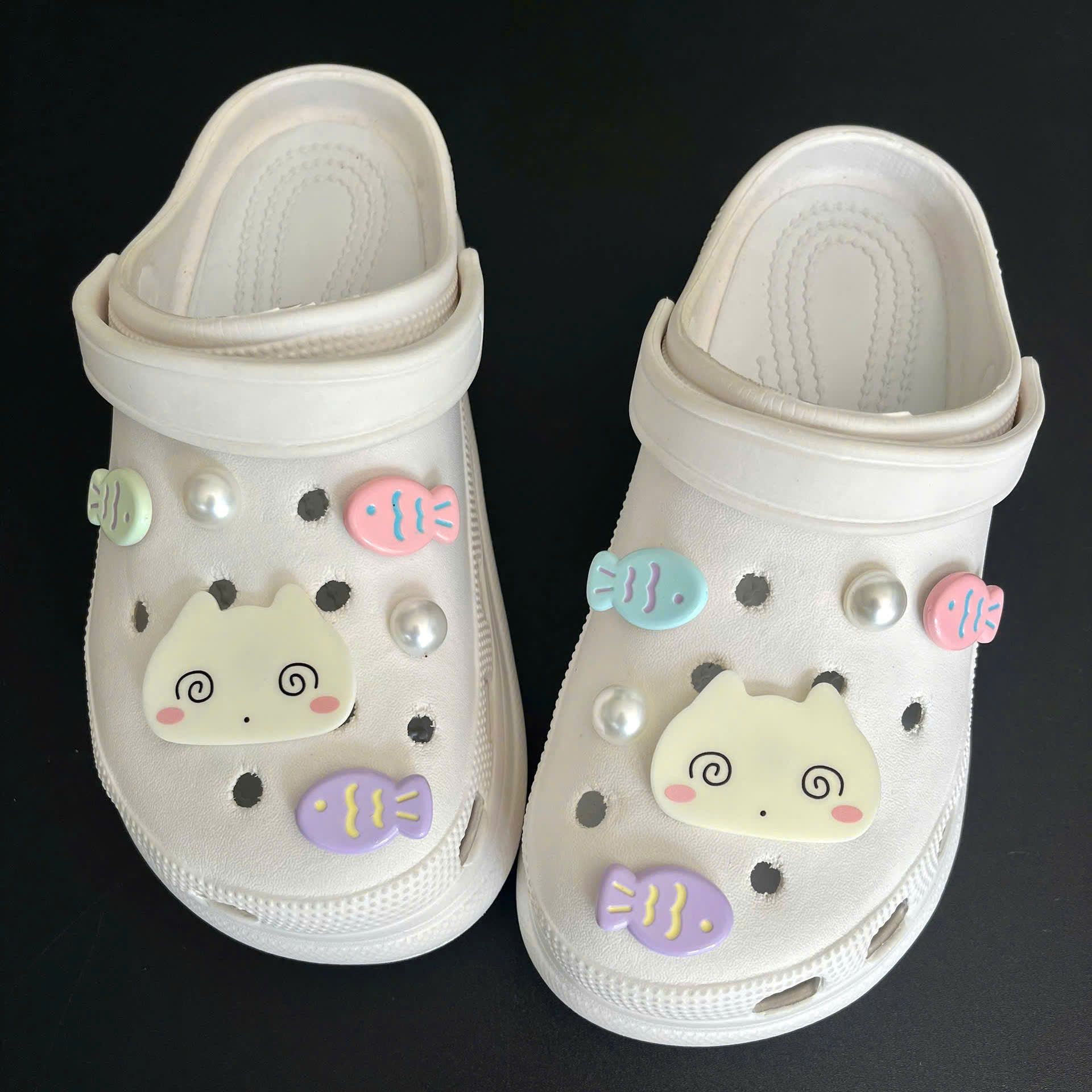  Set jibbitz charms sticker cute nhí nhảnh đa dạng gắn dép sục 