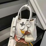  Túi xách mini công sở kèm charm vịt mix ngọc 