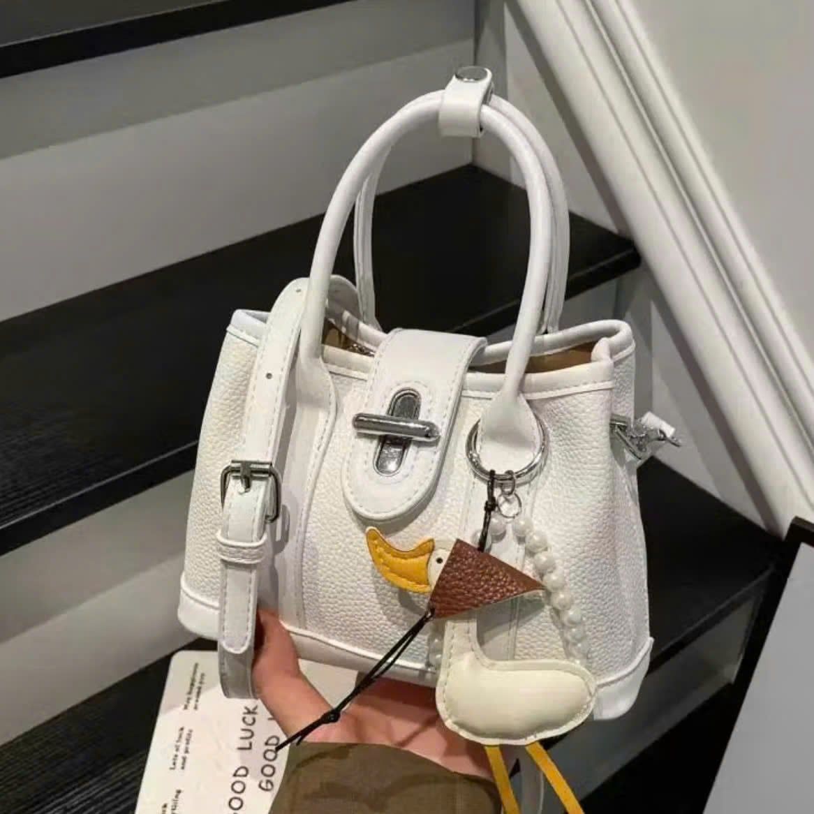  Túi xách mini công sở kèm charm vịt mix ngọc 