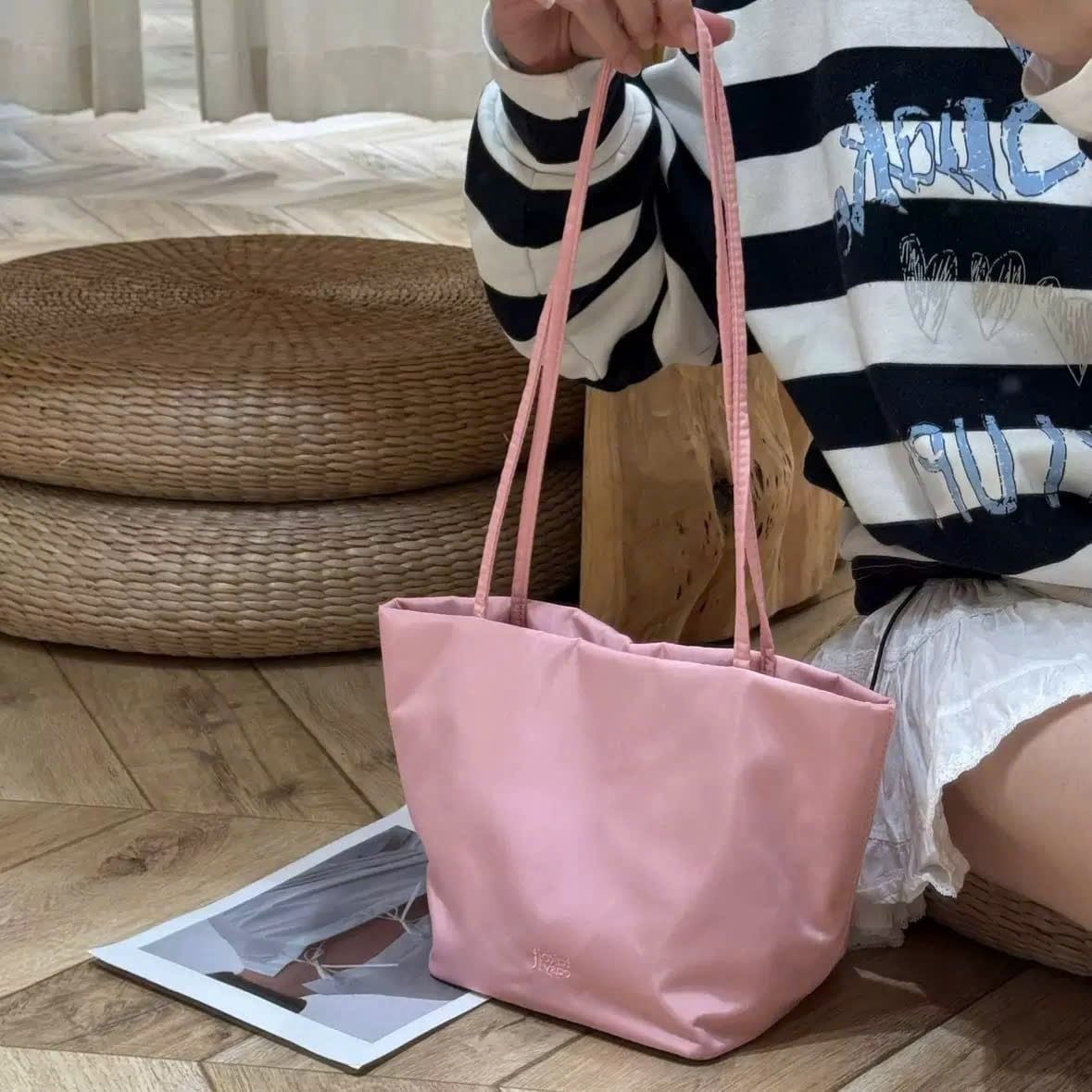  Túi Xách Quai Mảnh Kèm Charm Ngôi Sao 