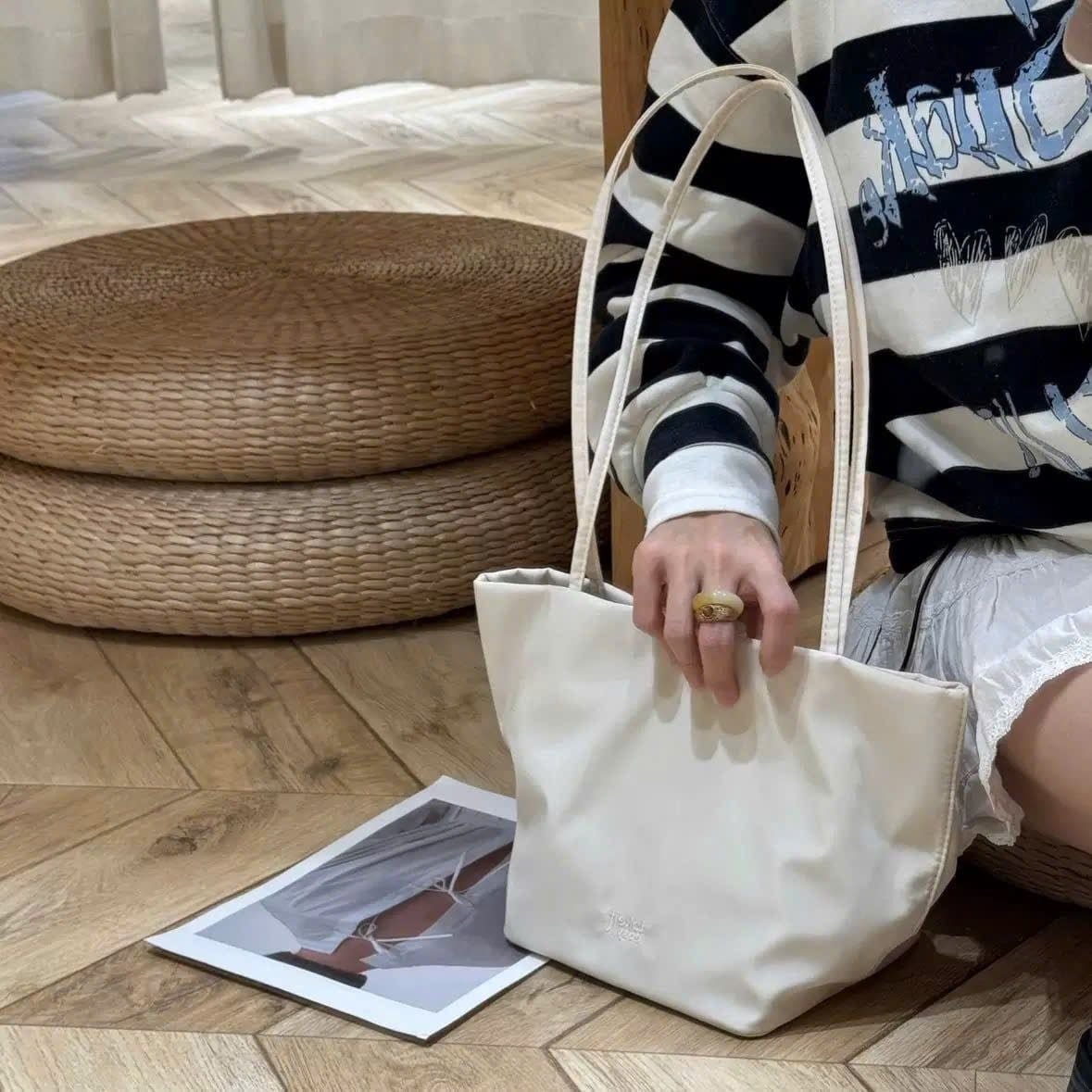  Túi Xách Quai Mảnh Kèm Charm Ngôi Sao 