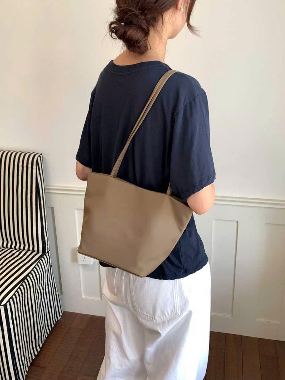  Túi Xách Quai Mảnh Kèm Charm Ngôi Sao 