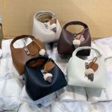  Túi xách bucket charm que kem nữ 