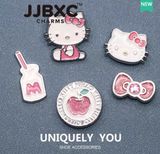  Set jibbitz charm kim loại chủ đề hello kitty mã vạch 